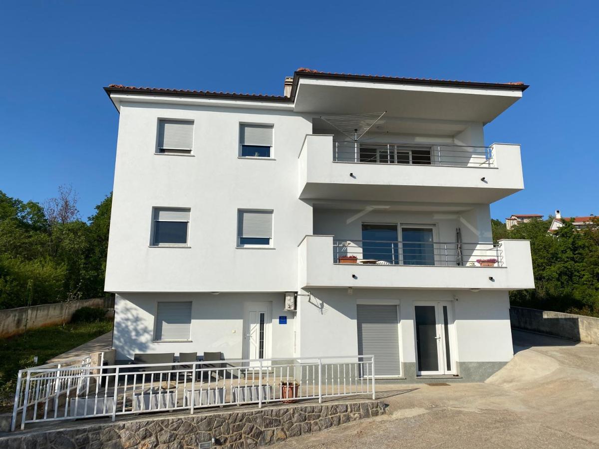 Holiday Apartment Adriana Kostrena Exterior foto